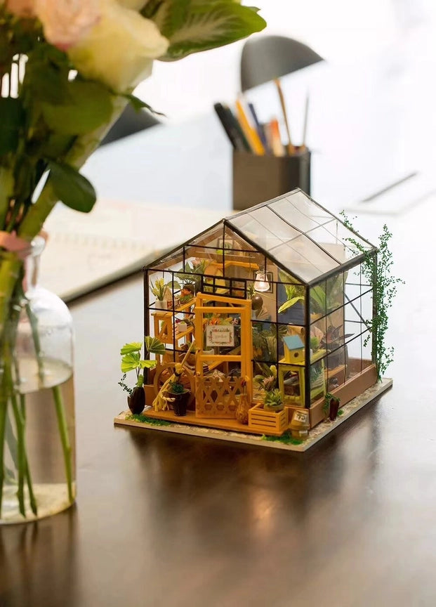 Diy Miniature House Kit: Cathy's Flower House